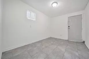 7707 Arberry St, Houston, TX 77012 - Photo 10