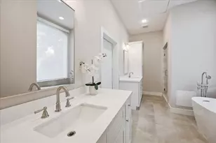4130 Woodfin St, Houston, TX 77025 - Photo 18