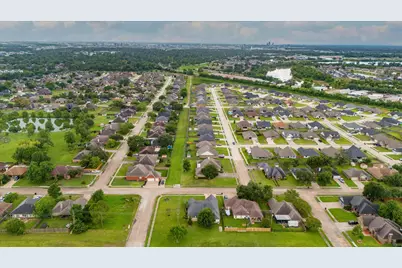 112 Washington Avenue, Clute, TX 77531 - Photo 44