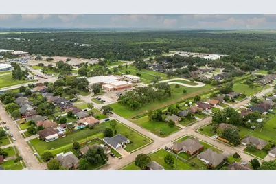 112 Washington Avenue, Clute, TX 77531 - Photo 46