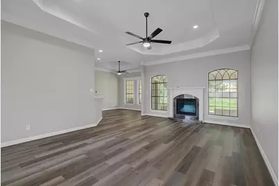 112 Washington Avenue, Clute, TX 77531 - Photo 6