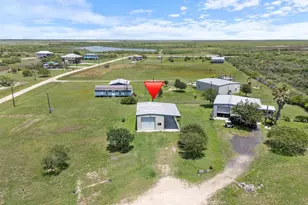 30 Eel Ct, Palacios, TX 77465 - Photo 2