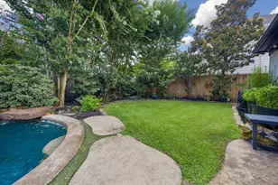 4817 Linden St, Bellaire, TX 77401 - Photo 38