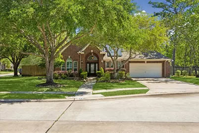 803 Woodcrest Drive, Friendswood, TX 77546 - Photo 2