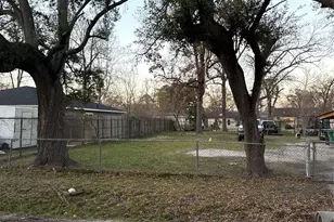 8135 Laura Koppe Rd, Houston, TX 77028 - Photo 1