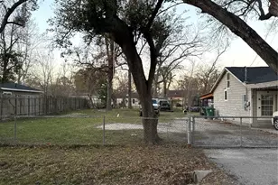 8153 Laura Koppe Rd, Houston, TX 77028 - Photo 2