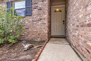 9738 Gulfstream Dr, Conroe, TX 77303 - Photo 2
