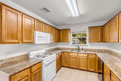 9738 Gulfstream Drive, Conroe, TX 77303 - Photo 10