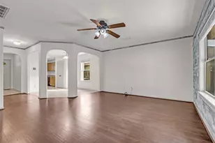 9738 Gulfstream Dr, Conroe, TX 77303 - Photo 10