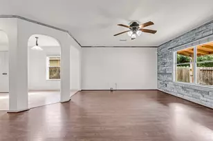 9738 Gulfstream Dr, Conroe, TX 77303 - Photo 8