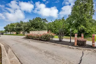 9738 Gulfstream Dr, Conroe, TX 77303 - Photo 46