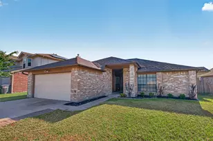 11410 Sunny Creek Dr, Houston, TX 77066 - Photo 1