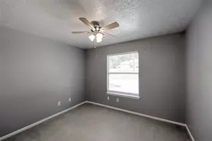 147 Thunderbird Dr, Conroe, TX 77304 - Photo 16