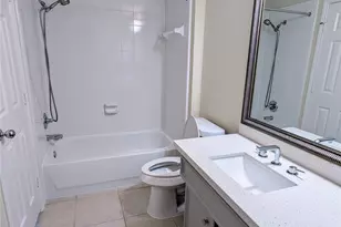 830 E Heights Hollow Ln, Houston, TX 77007 - Photo 8