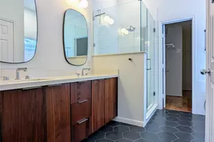 830 E Heights Hollow Ln, Houston, TX 77007 - Photo 22