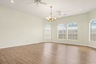 426 27th St, San Leon, TX 77539 - Photo 4