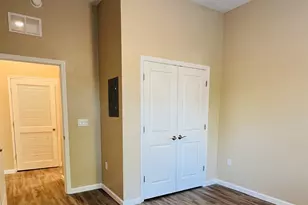 2131 Jackson Bluff Rd, Tallahassee, FL 32304 - Photo 2