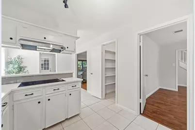 2002 Parkdale Drive, Houston, TX 77339 - Photo 8