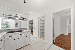 2002 Parkdale Dr, Houston, TX 77339 - Photo 8