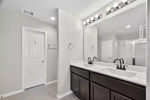 718 Harvest Bluff Dr, Rosharon, TX 77583 - Photo 32