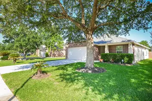 7902 Crescent Village Ln, Richmond, TX 77407 - Photo 2