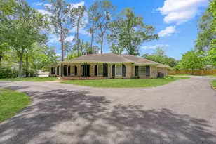 3 Briarwood Dr, Conroe, TX 77301 - Photo 4