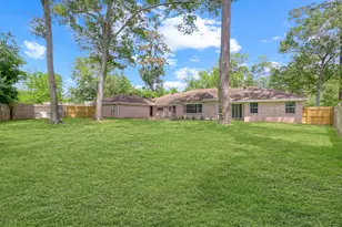 3 Briarwood Dr, Conroe, TX 77301 - Photo 38