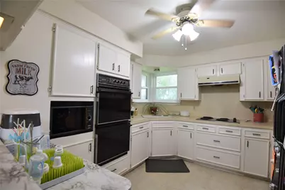 2231 US Hwy 90, Schulenburg, TX 78956 - Photo 12