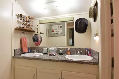 2231 US Hwy 90, Schulenburg, TX 78956 - Photo 16