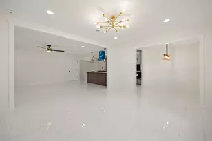 1510 Spillers Ln, Houston, TX 77043 - Photo 12