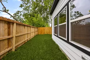 5420 Lynnfield St, Houston, TX 77028 - Photo 32