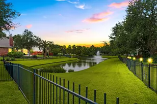 22 Crestview Trail, Houston, TX 77082 - Photo 2