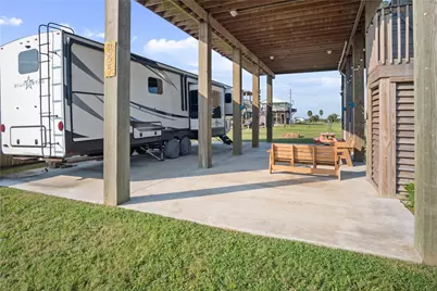 855 S Sage Road, Crystal Beach, TX 77650 - Photo 4