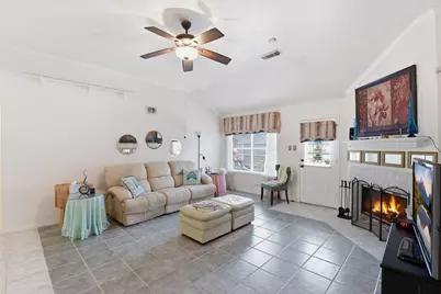 1818 Kemah Oaks Drive, Kemah, TX 77565 - Photo 8