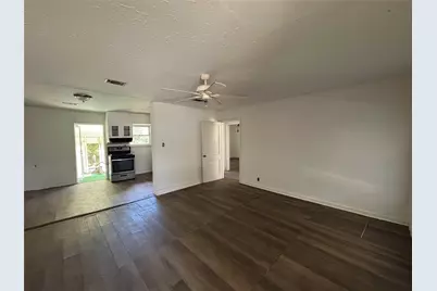 612 Winding Way Street, Lake Jackson, TX 77566 - Photo 4