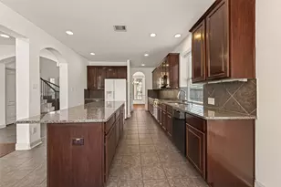 4603 Red Hawk Ct W, Sugar Land, TX 77479 - Photo 10