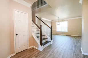 5410 Linden Grove Ct, Sugar Land, TX 77479 - Photo 4