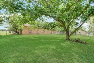 414 Forest St, Columbus, TX 78934 - Photo 40