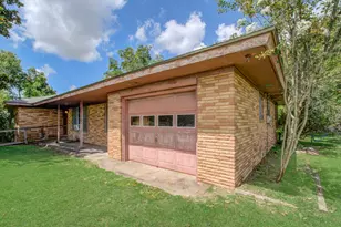414 Forest St, Columbus, TX 78934 - Photo 6