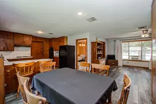 414 Forest St, Columbus, TX 78934 - Photo 16