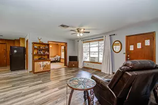 414 Forest St, Columbus, TX 78934 - Photo 12