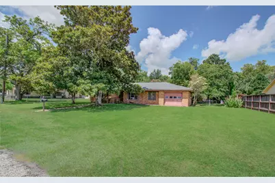 414 Forest Street, Columbus, TX 78934 - Photo 2