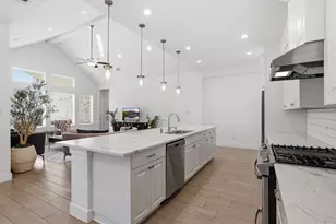 2219 Cherry Brg Ln, Tomball, TX 77375 - Photo 10