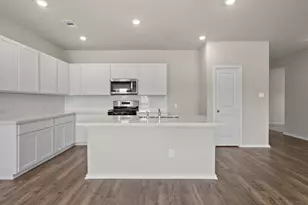 6718 Pebble Blf Ct, Cove, TX 77523 - Photo 4