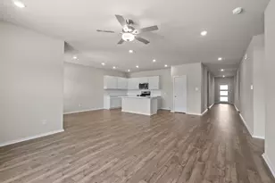 6718 Pebble Blf Ct, Cove, TX 77523 - Photo 10