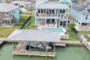 117 Ball St, Rockport, TX 78382 - Photo 1