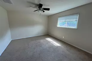 605 Rosewood St, Dayton, TX 77535 - Photo 4