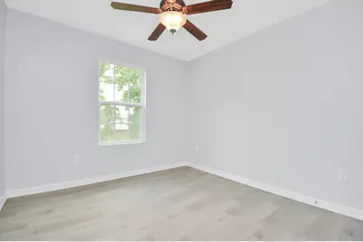 8595 Parkway Dr #B, Houston, TX 77088 - Photo 20