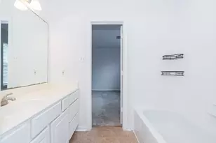 1424 W 24th St, Houston, TX 77008 - Photo 12