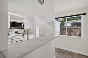 8101 Amelia Rd, Houston, TX 77055 - Photo 22